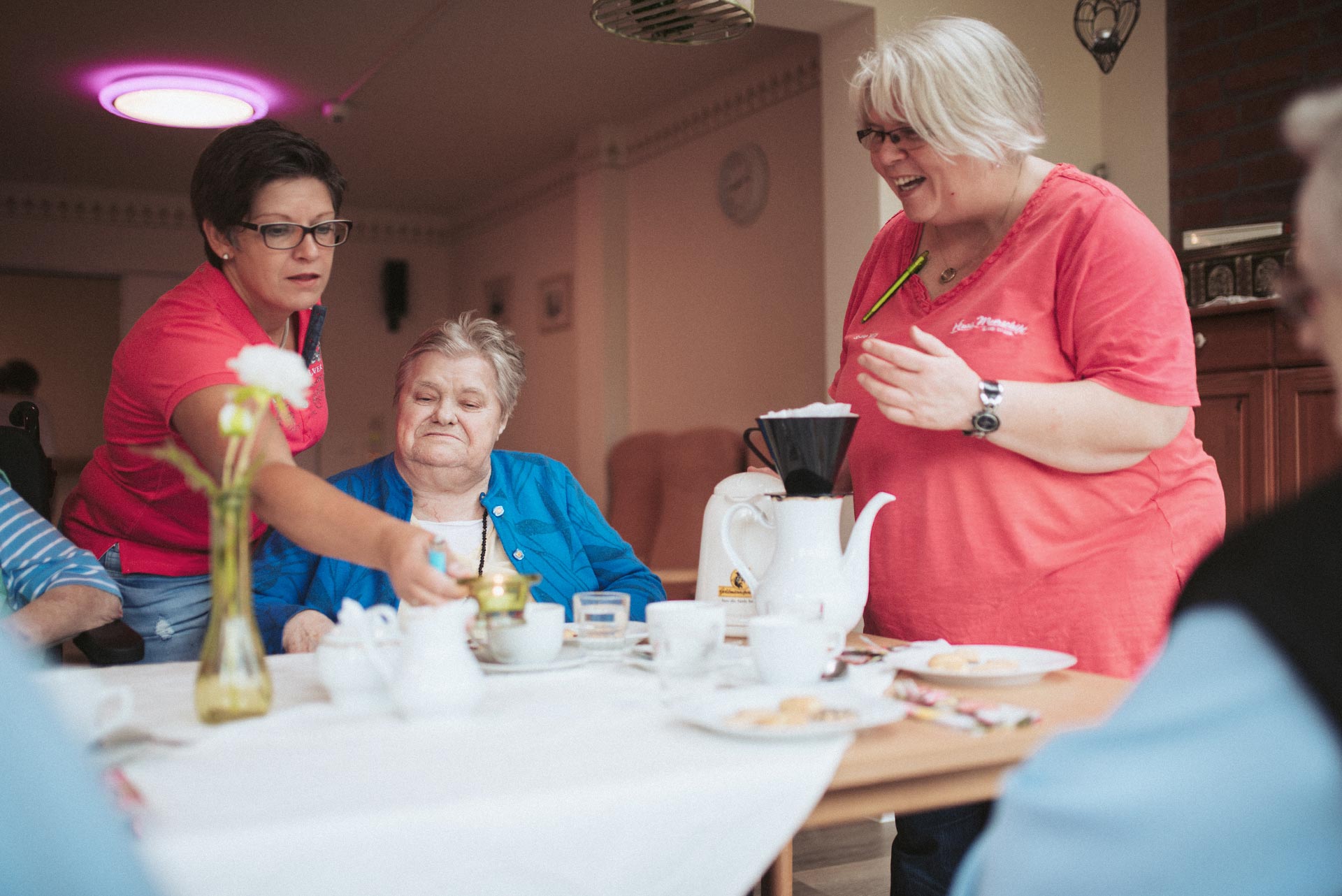 Stationare Pflege Bi Uns To Hus